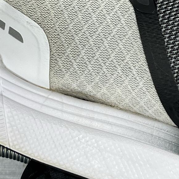 HOKA ONE ONE Woman’s Transport X Black White Running Shoes Size 9 - Picture 9 of 10